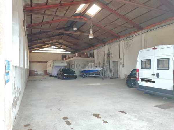 locale di sgombero in vendita a Montegrino Valtravaglia