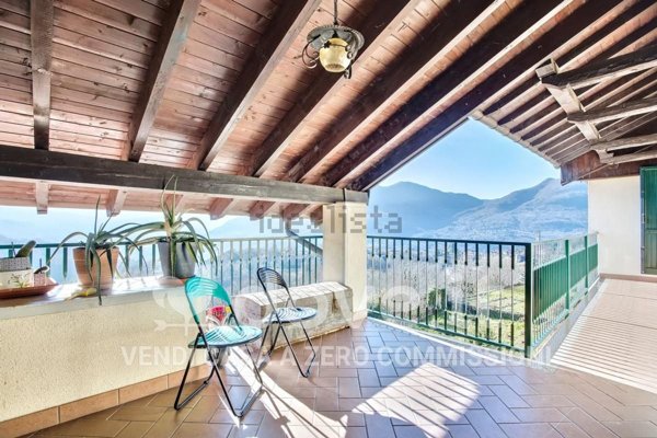 casa indipendente in vendita a Montegrino Valtravaglia