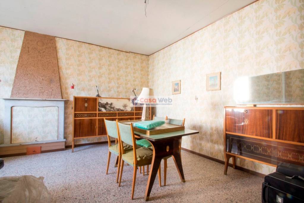 casa indipendente in vendita a Montegrino Valtravaglia