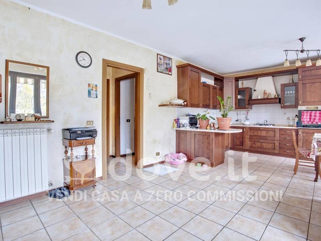 appartamento in vendita a Montegrino Valtravaglia in zona Cucco