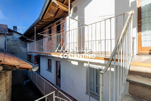 appartamento in vendita a Montegrino Valtravaglia