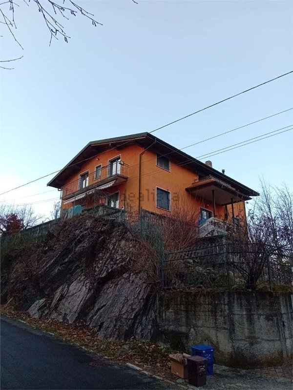 appartamento in vendita a Montegrino Valtravaglia