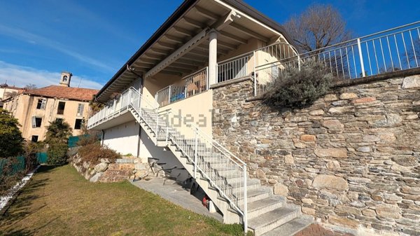 casa indipendente in vendita a Montegrino Valtravaglia