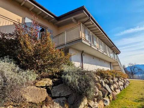 casa indipendente a Montegrino Valtravaglia in zona Bosco Valtravaglia