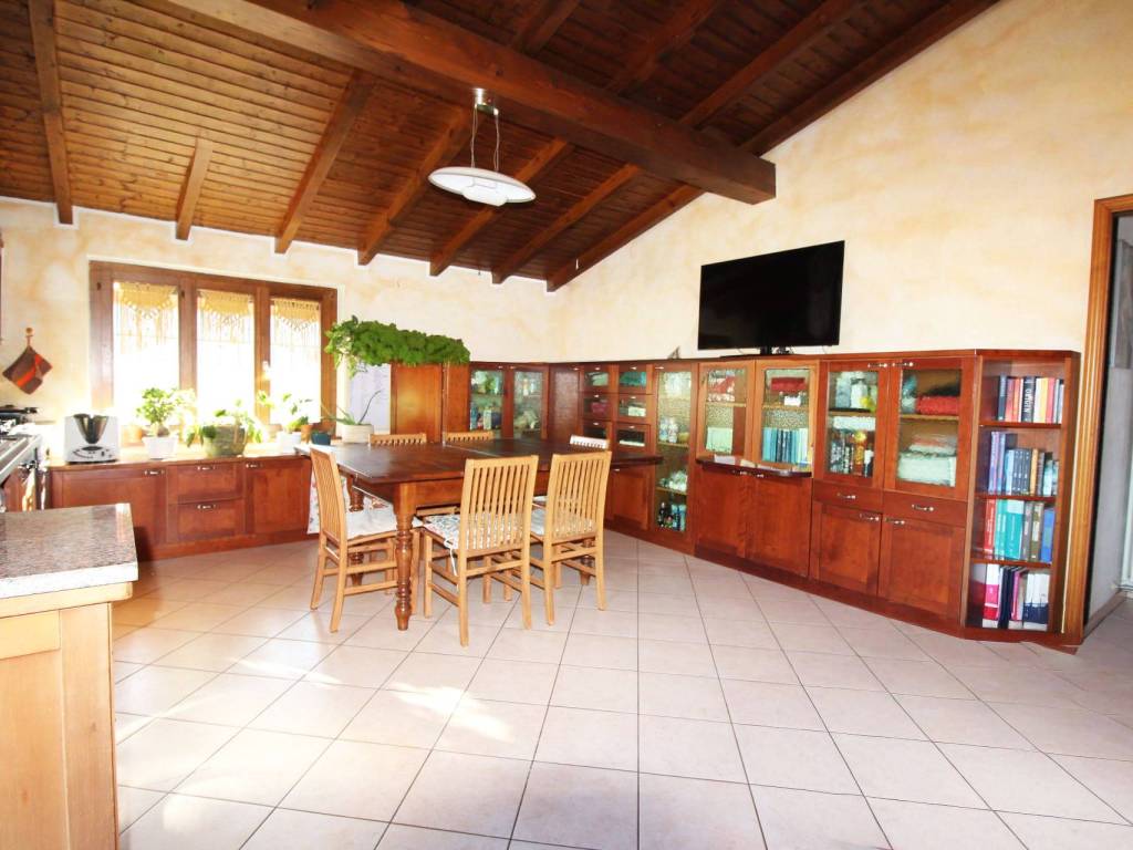 appartamento in vendita a Montegrino Valtravaglia