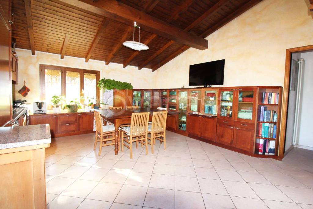 appartamento in vendita a Montegrino Valtravaglia