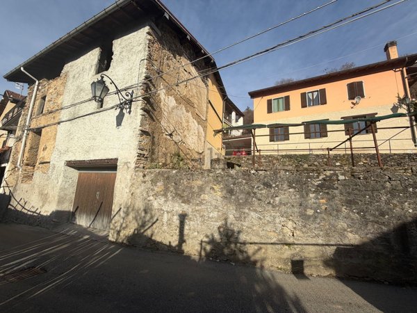 appartamento in vendita a Montegrino Valtravaglia in zona Bonera