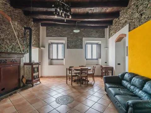 casa indipendente in vendita a Montegrino Valtravaglia
