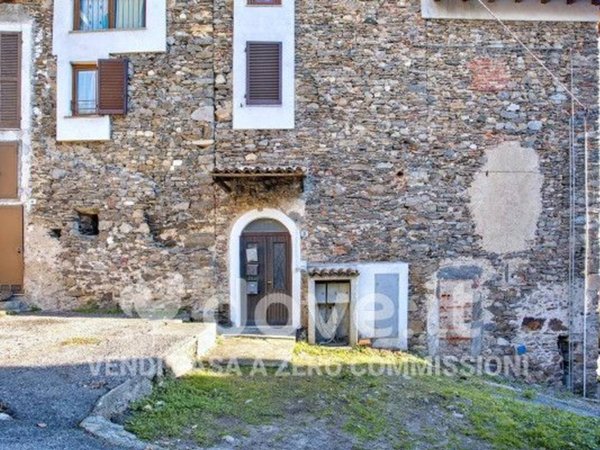appartamento in vendita a Montegrino Valtravaglia