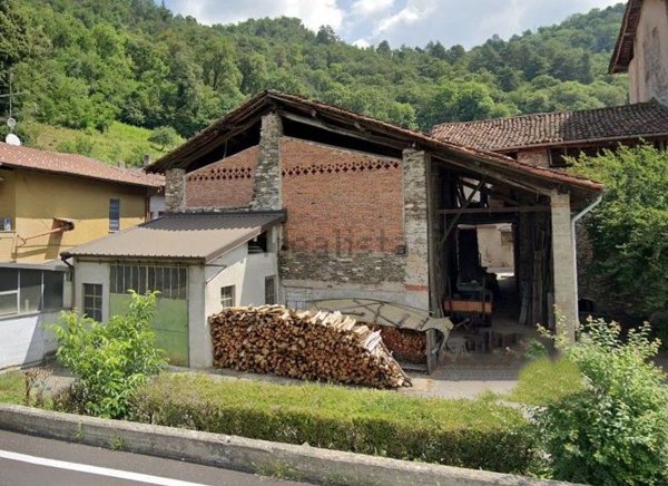 casale in vendita a Montegrino Valtravaglia in zona Cucco