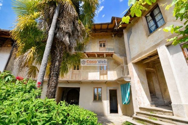 casa indipendente in vendita a Montegrino Valtravaglia in zona Castendallo