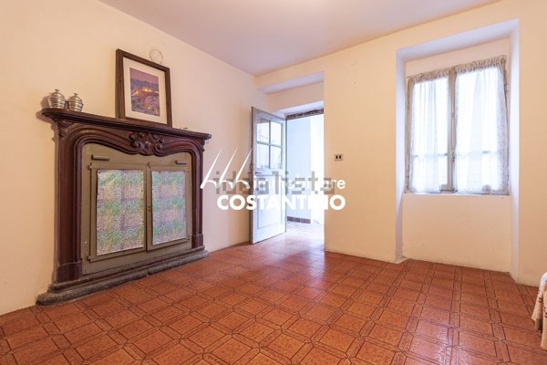 appartamento in vendita a Montegrino Valtravaglia