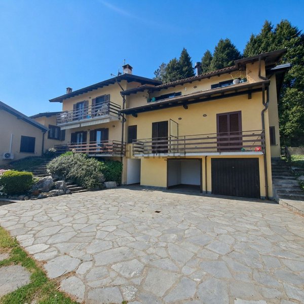 appartamento in vendita a Montegrino Valtravaglia in zona Castendallo