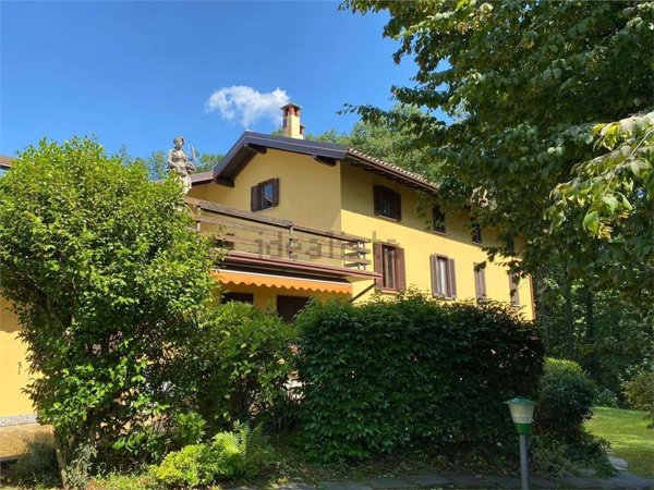 appartamento in vendita a Montegrino Valtravaglia in zona Bosco Valtravaglia
