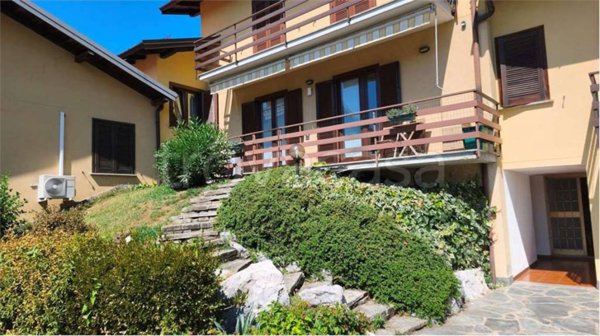 appartamento in vendita a Montegrino Valtravaglia in zona Bosco Valtravaglia