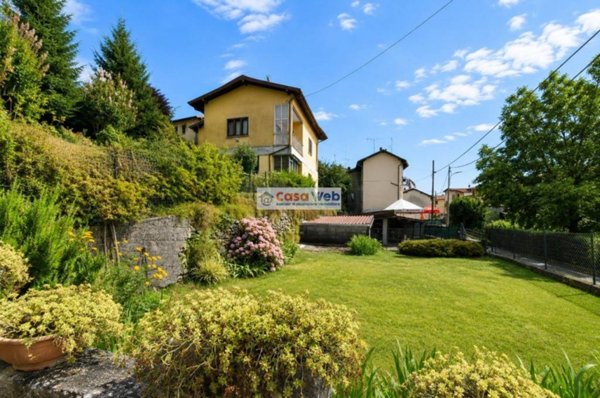 casa indipendente in vendita a Montegrino Valtravaglia