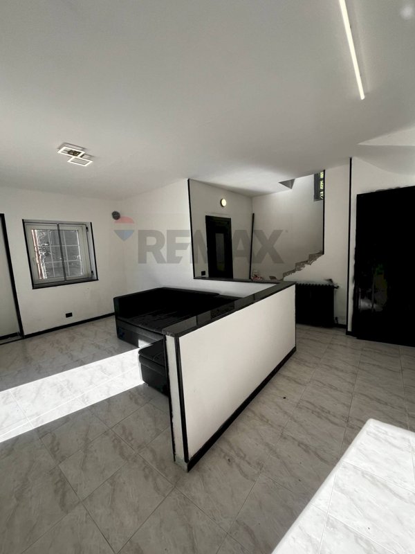 casa indipendente in vendita a Montegrino Valtravaglia