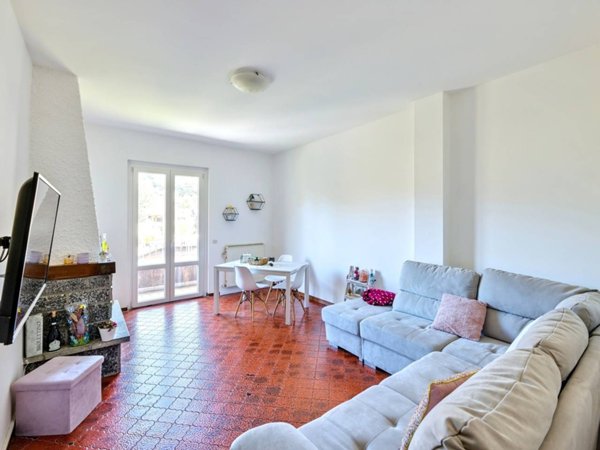 appartamento in vendita a Montegrino Valtravaglia in zona San Martino