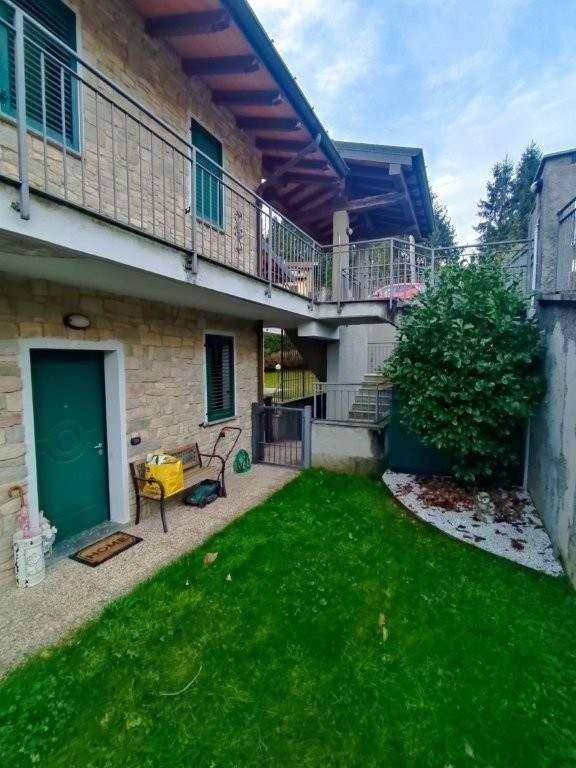 appartamento in vendita a Montegrino Valtravaglia in zona San Martino