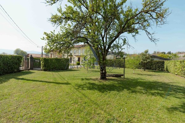 appartamento in vendita a Monvalle