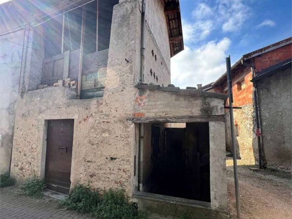 casa indipendente in vendita a Monvalle