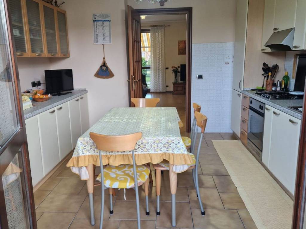 appartamento in vendita a Monvalle