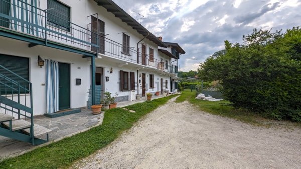 appartamento in vendita a Monvalle