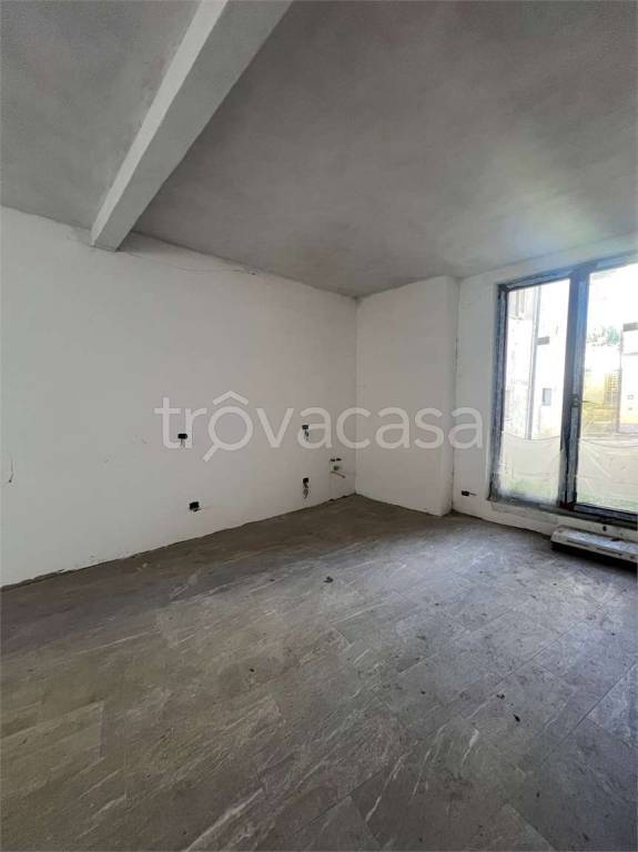 appartamento in vendita a Monvalle