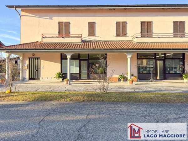 negozio in vendita a Monvalle