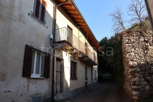 appartamento in vendita a Monvalle