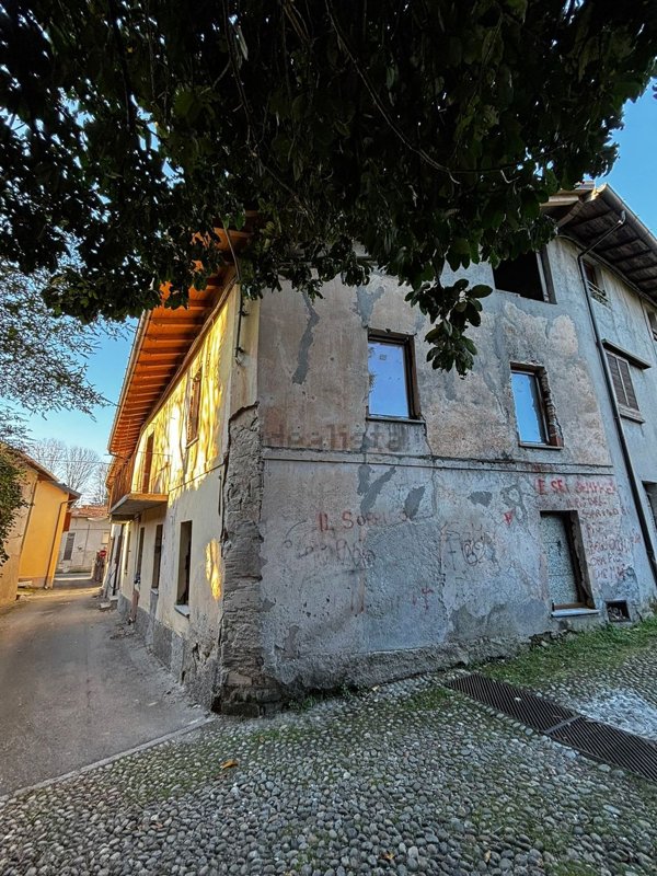 appartamento in vendita a Monvalle