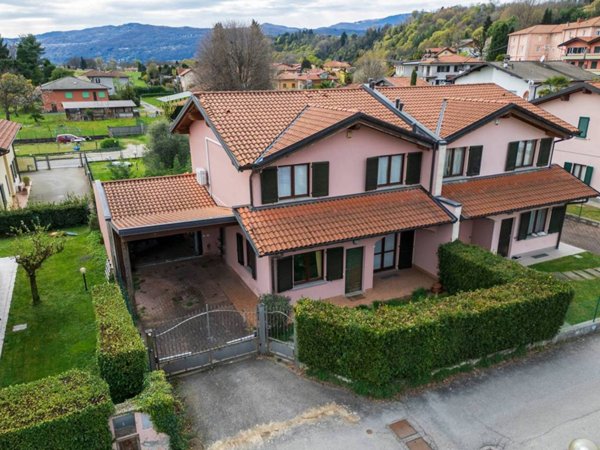 casa indipendente in vendita a Monvalle