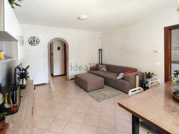 appartamento in vendita a Monvalle in zona Turro