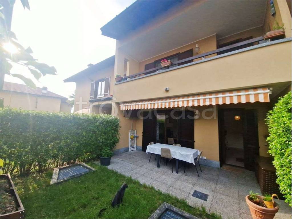 appartamento in vendita a Monvalle in zona Turro