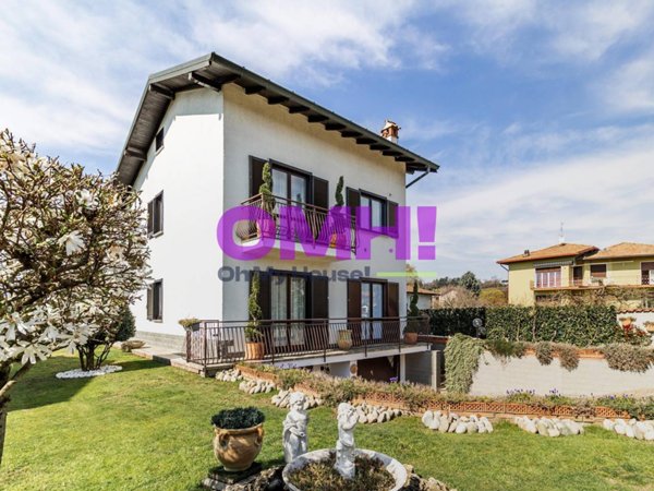 casa indipendente in vendita a Monvalle in zona Turro