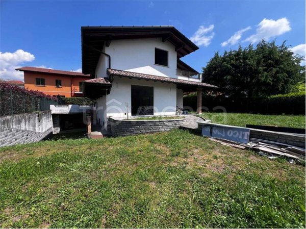 casa indipendente in vendita a Monvalle in zona Turro
