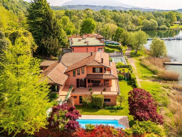 casa indipendente in vendita a Monvalle in zona Turro
