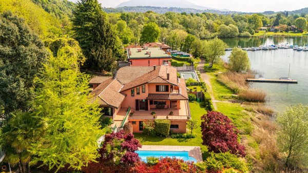 casa indipendente in vendita a Monvalle in zona Turro
