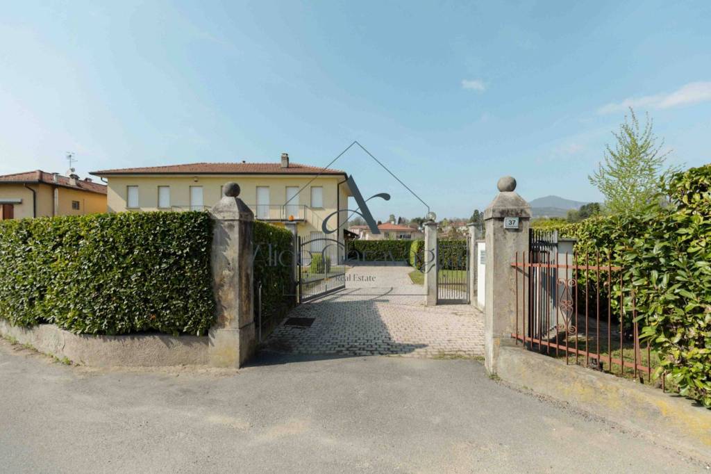 appartamento in vendita a Monvalle in zona Turro