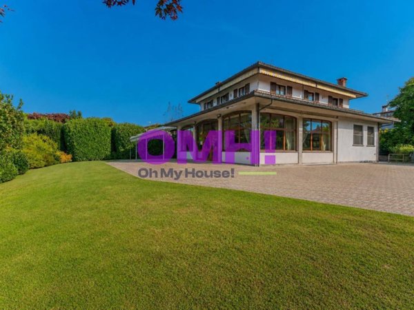 casa indipendente in vendita a Monvalle in zona Turro