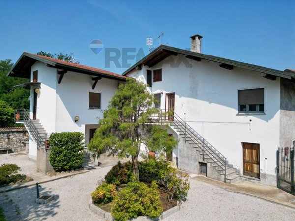 casa indipendente in vendita a Monvalle in zona Turro