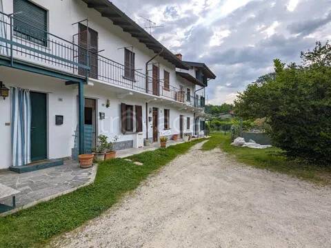 casa indipendente in vendita a Monvalle in zona Turro
