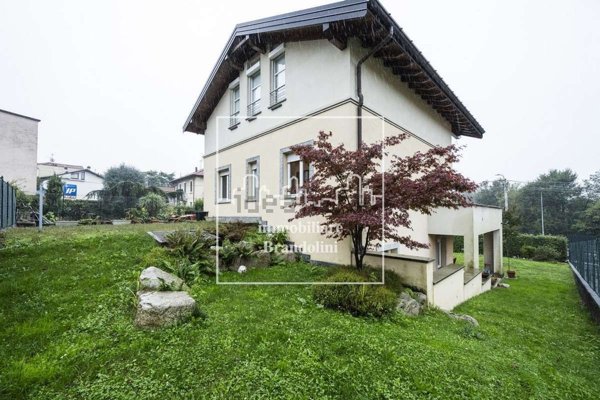 casa indipendente in vendita a Morazzone