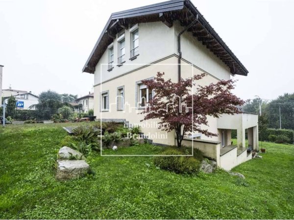 casa indipendente in vendita a Morazzone