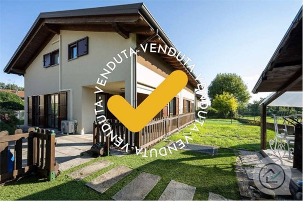 casa indipendente in vendita a Morazzone