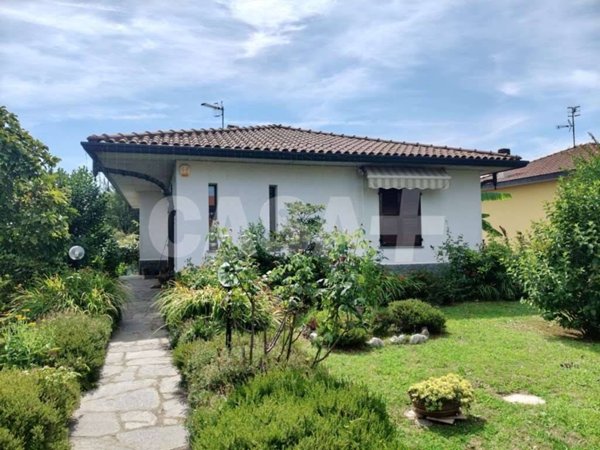 casa indipendente in vendita a Morazzone