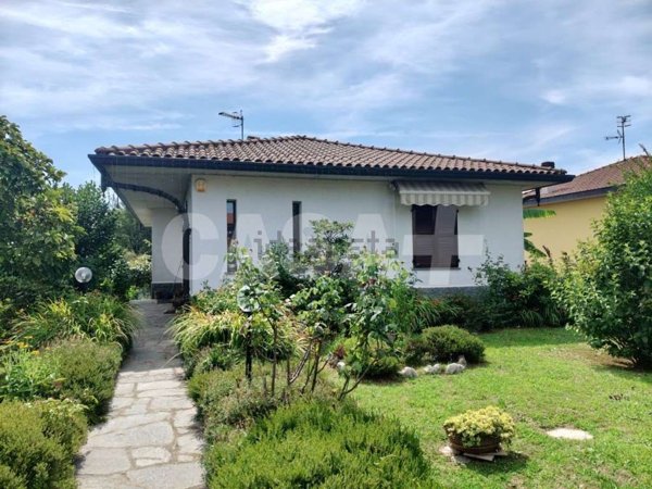 casa indipendente in vendita a Morazzone