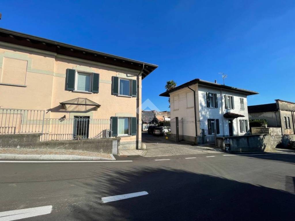 locale commerciale in vendita a Morazzone