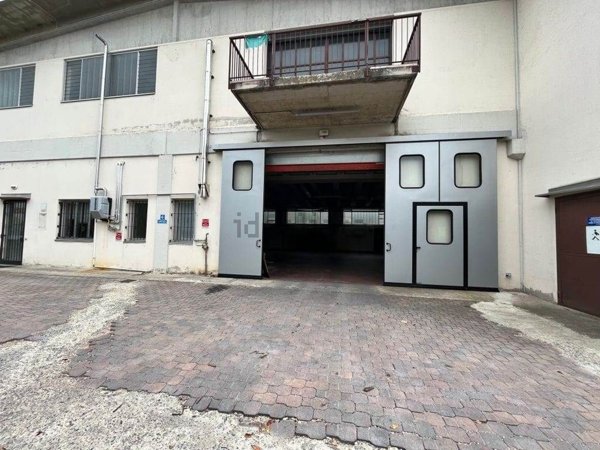 capannone in vendita a Morazzone