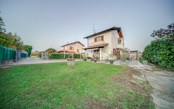 casa indipendente in vendita a Morazzone